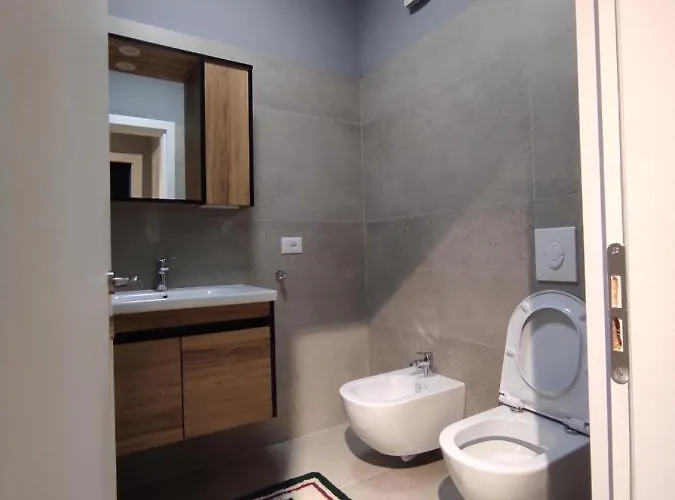 아파트 Joni's At Mali I Robit *