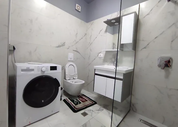 Joni's At Mali I Robit 格勒姆